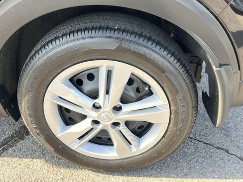 Certified 2025 Nissan Kicks Play S FWD image 11