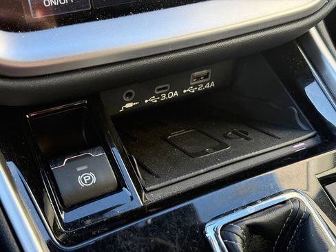 Used 2023 Subaru Outback Touring XT AWD/4WD image 18