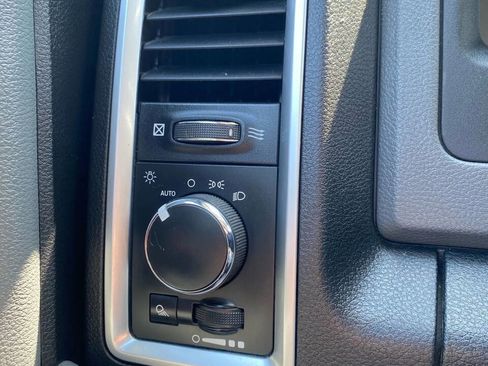 Used 2017 RAM 2500 SLT image 18