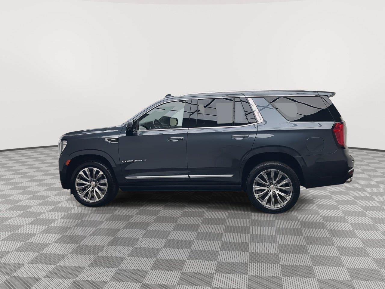 Certified 2021 GMC Yukon Denali w/ Denali Premium Package AWD/4WD image 42