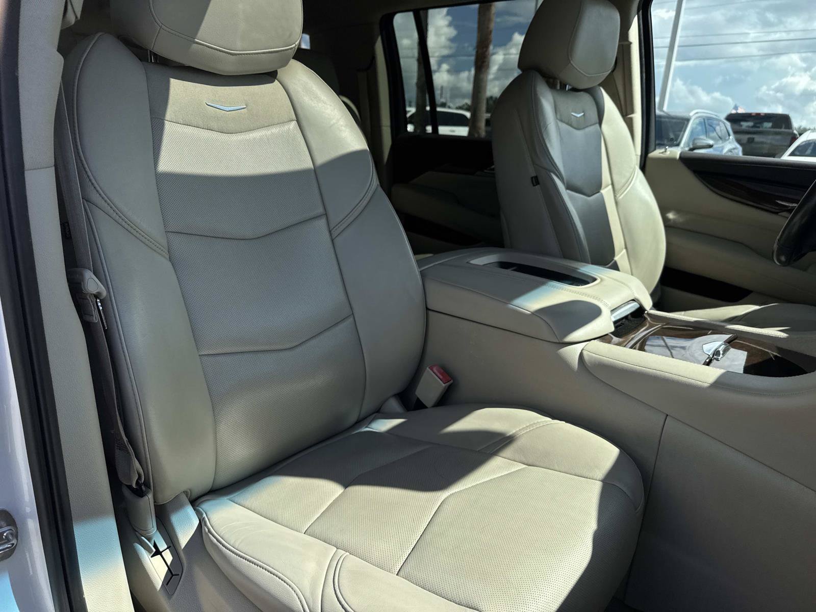 Used 2016 Cadillac Escalade ESV Premium AWD/4WD image 12