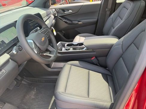 New 2026 Chevrolet Equinox LT w/ Convenience Package II AWD/4WD image 8