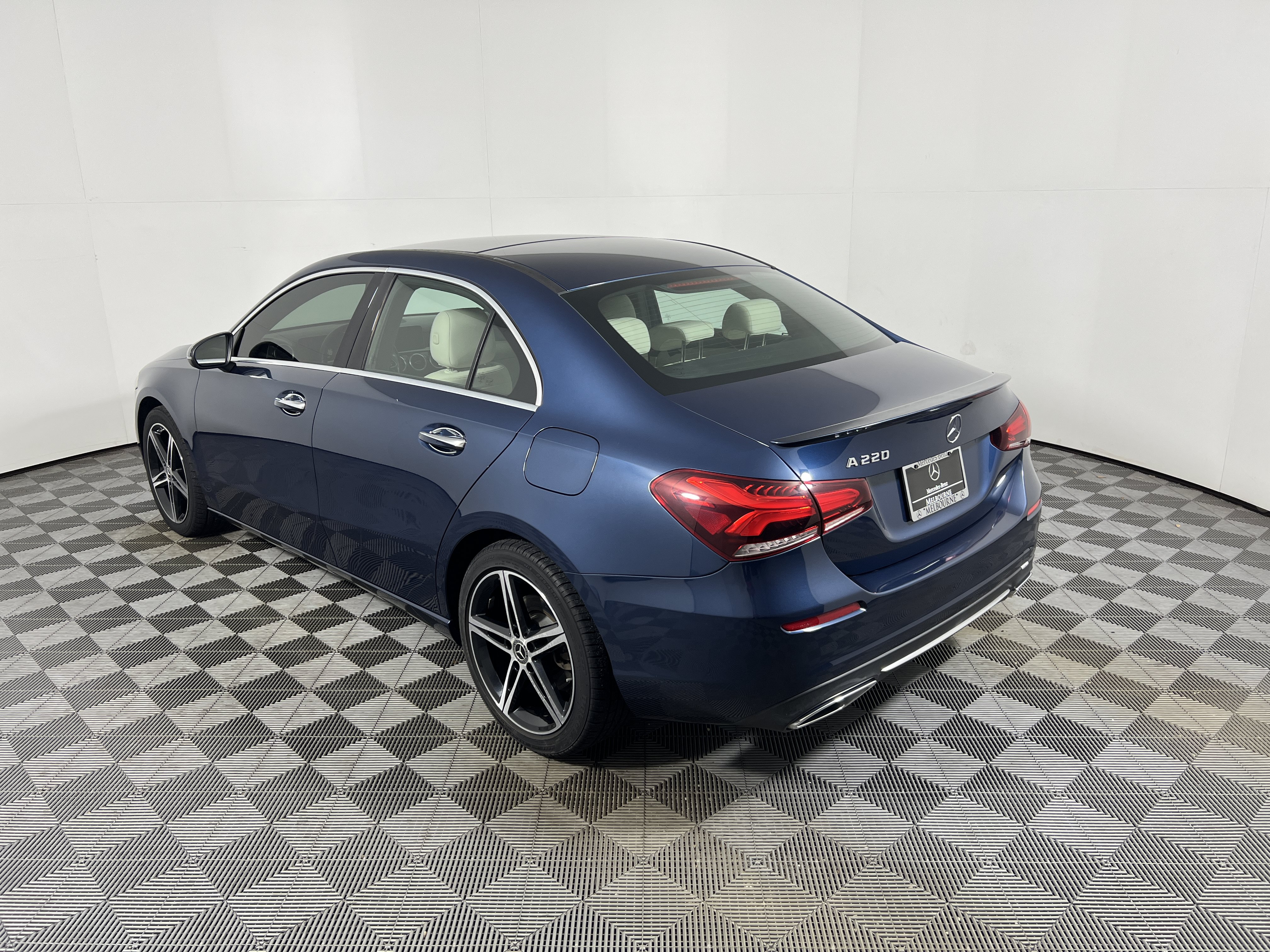 Used 2019 Mercedes-Benz A 220 image 3