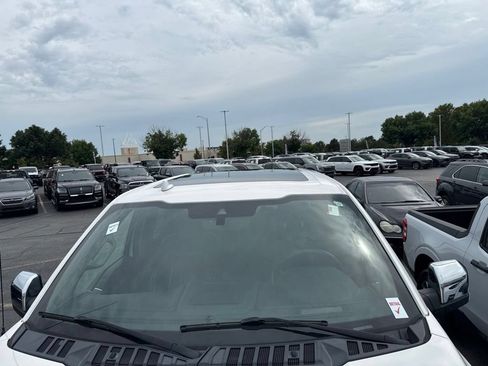 Used 2018 Ford F150 Lariat w/ Equipment Group 502A Luxury AWD/4WD image 11