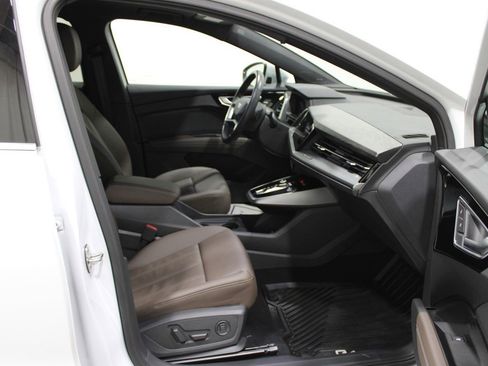 Used 2024 Audi Q4 e-tron Premium Plus image 24