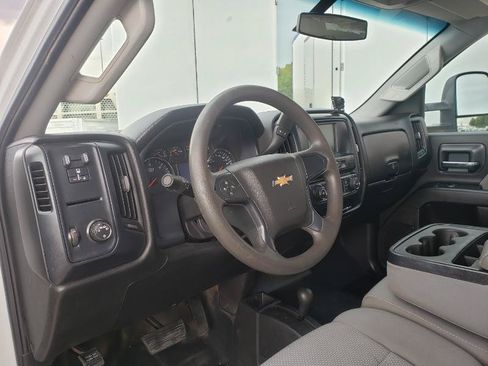 Used 2019 Chevrolet Silverado 2500 W/T w/ Snow Plow Prep Package AWD/4WD image 11
