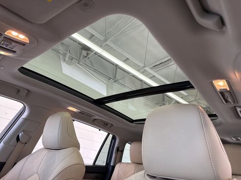 Used 2023 Toyota Highlander Platinum image 17