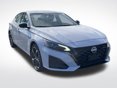 New 2025 Nissan Altima 2.5 SR w/ SR Premium Package image 7