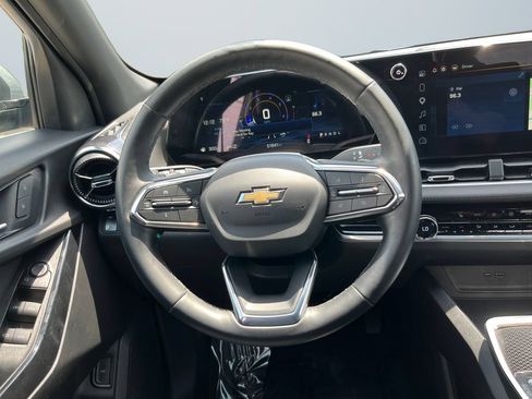 Used 2025 Chevrolet Equinox LT w/ Convenience Package II AWD/4WD image 12