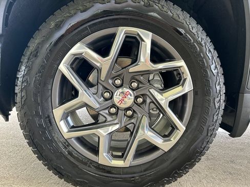 Used 2026 GMC Sierra 1500 SLT AWD/4WD image 29