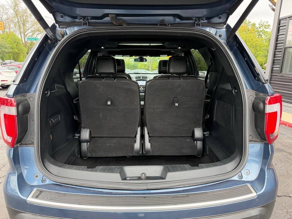 Used 2018 Ford Explorer Platinum AWD/4WD image 25