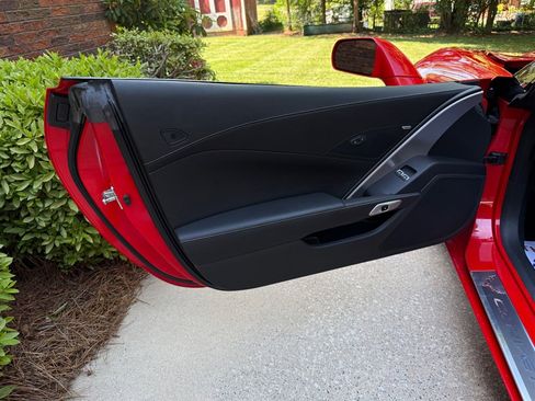 Used 2019 Chevrolet Corvette Stingray Coupe w/ Carbon Flash Badge Package RWD image 42