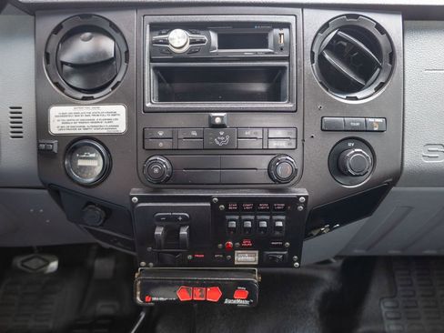 Used 2011 Ford F550 4x4 Regular Cab Super Duty w/ Payload Upgrade Pkg image 13