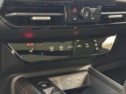 New 2026 Nissan Kicks SR image 37