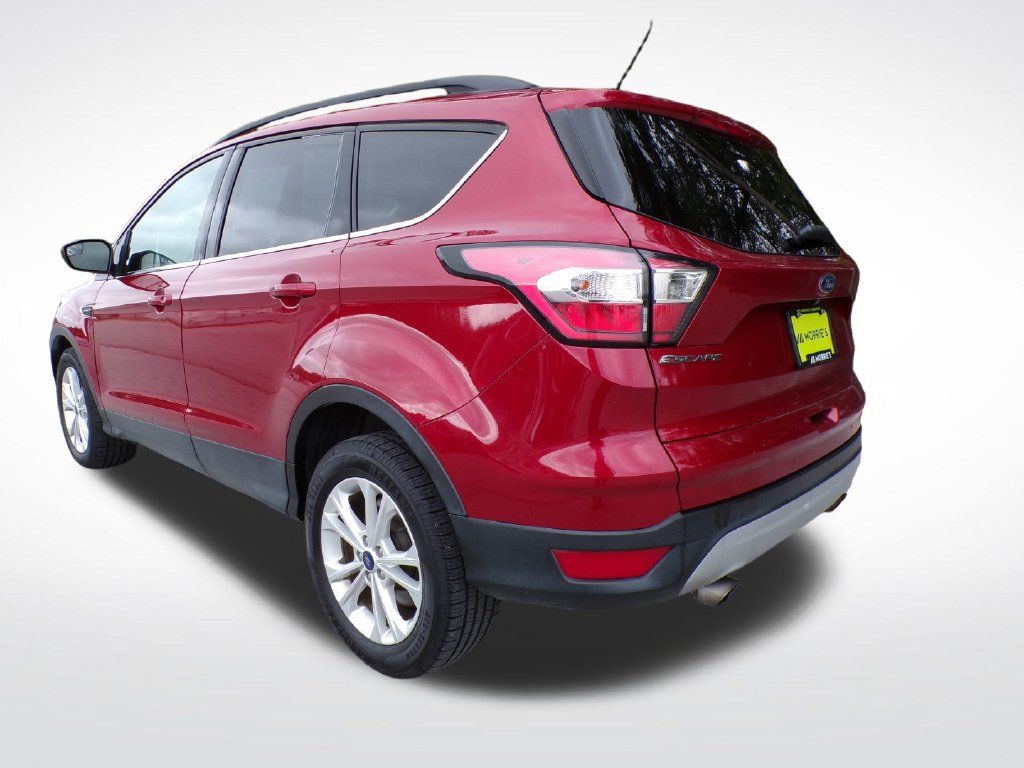Used 2018 Ford Escape SE w/ SE Sync 3 Package AWD/4WD image 4