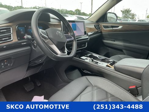 Used 2025 Volkswagen Atlas SE FWD image 20