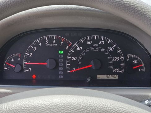 Used 2005 Toyota Camry LE FWD image 18