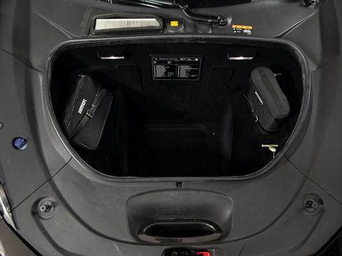 Certified 2020 Ferrari F8 Tributo RWD image 32