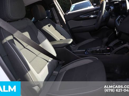 Used 2025 Chevrolet TrailBlazer LT image 27