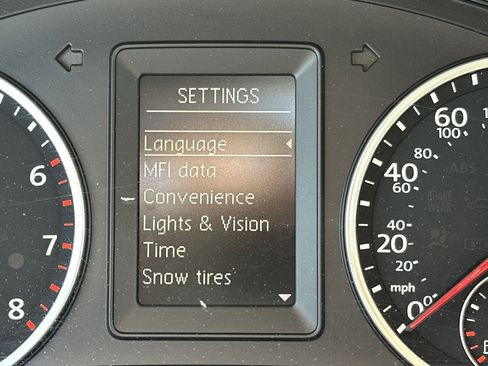 Used 2014 Volkswagen Tiguan S FWD image 21