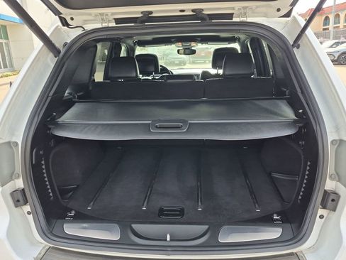 Used 2017 Jeep Grand Cherokee Limited image 24