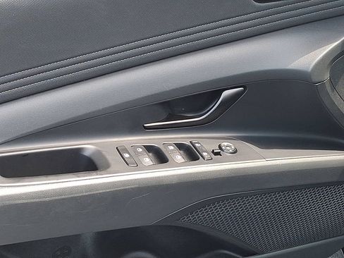 Used 2025 Hyundai Elantra Sport w/ Cargo Package FWD image 14