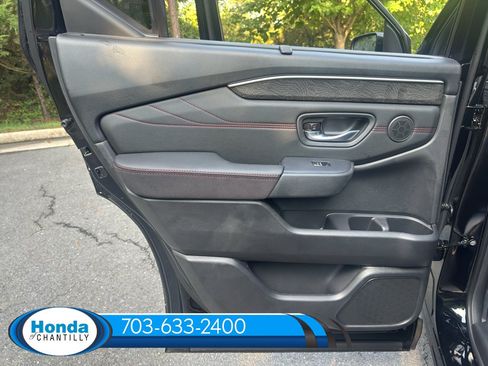 New 2026 Honda Pilot Black Edition image 27