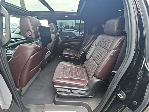 Certified 2021 Cadillac Escalade ESV Sport Platinum image 32