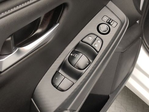 Used 2025 Nissan Sentra SV FWD image 27