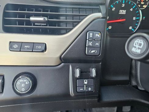 Used 2017 GMC Yukon Denali w/ Open Road Package RWD image 15