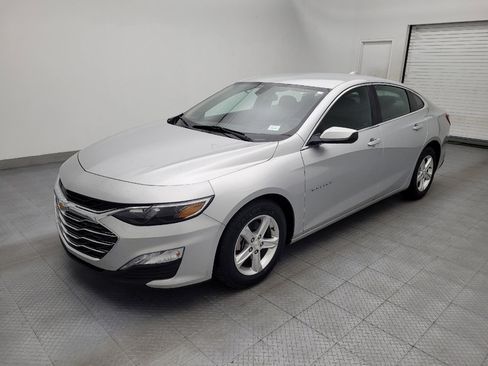 Used 2022 Chevrolet Malibu LT FWD image 2