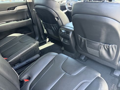Used 2025 Hyundai Palisade SEL FWD image 12