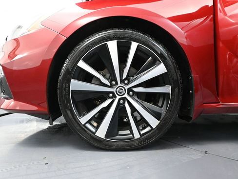 Used 2019 Nissan Altima 2.0 SR FWD image 16