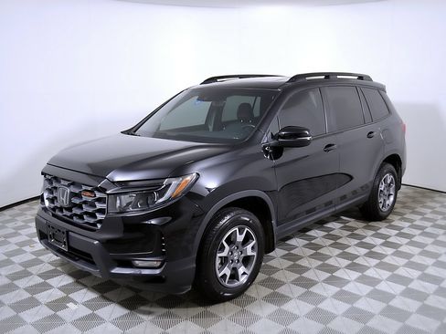 Used 2023 Honda Passport TrailSport image 3