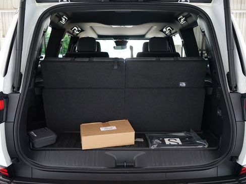 Used 2026 Lexus GX 550 w/ Accessory Package (2T) AWD/4WD image 34