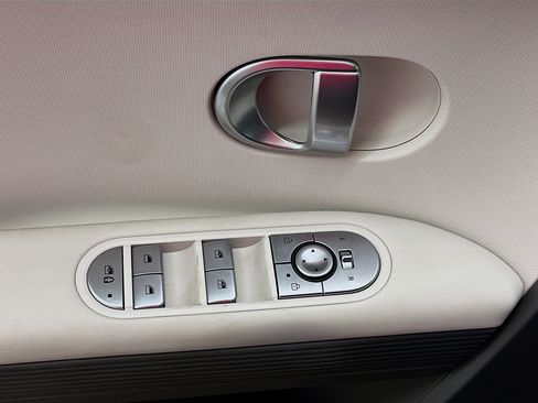 Used 2024 Hyundai Ioniq 5 SEL AWD/4WD image 15