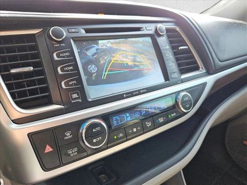 Used 2016 Toyota Highlander Limited Platinum image 11