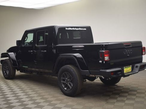 New 2026 Jeep Gladiator Sport AWD/4WD image 12