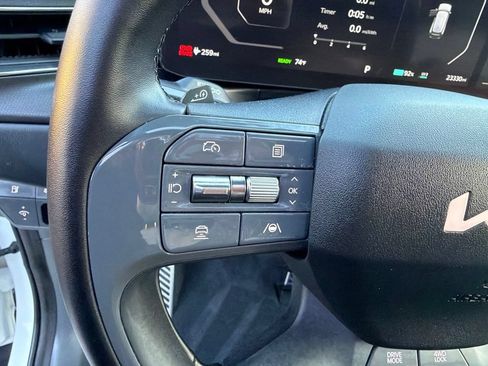 Certified 2024 Kia EV9 GT-Line AWD/4WD image 16