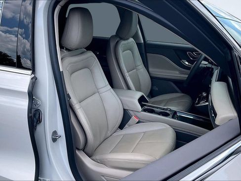 Used 2023 Lincoln Corsair Reserve FWD image 29