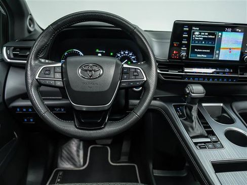 Used 2023 Toyota Sienna XSE w/ Protection Package (TMS) image 19