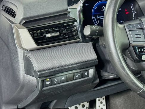 Used 2025 Toyota Camry SE FWD image 19
