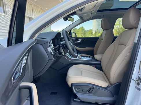 Used 2025 Audi Q7 3.0T Premium w/ Convenience Package image 21