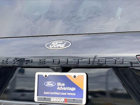 Certified 2025 Ford Expedition Platinum w/ Stealth Appearance Package image 28