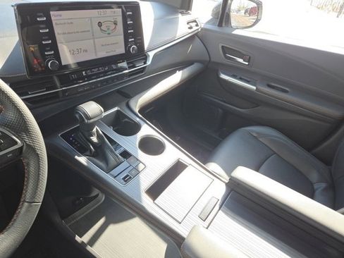 Used 2021 Toyota Sienna XSE image 34