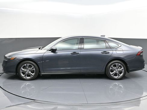 Used 2023 Honda Accord EX image 4