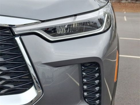 Used 2025 INFINITI QX60 Pure image 9