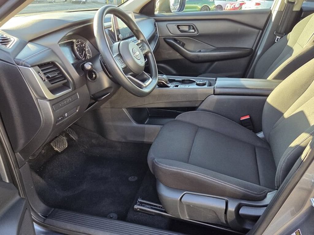 Used 2024 Nissan Rogue S AWD/4WD image 12