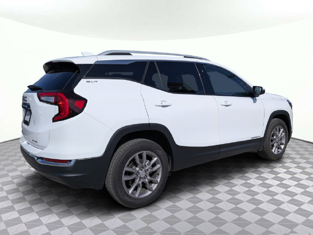 Used 2024 GMC Terrain SLT AWD/4WD image 4