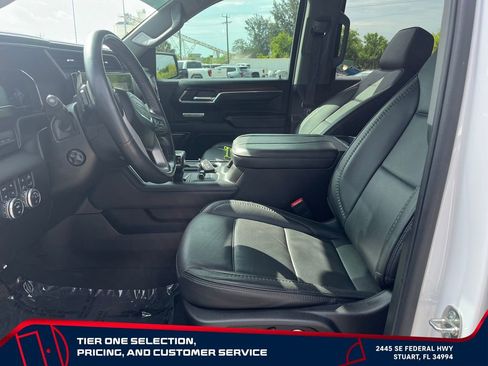 Used 2024 GMC Sierra 1500 Denali w/ Technology Package AWD/4WD image 9